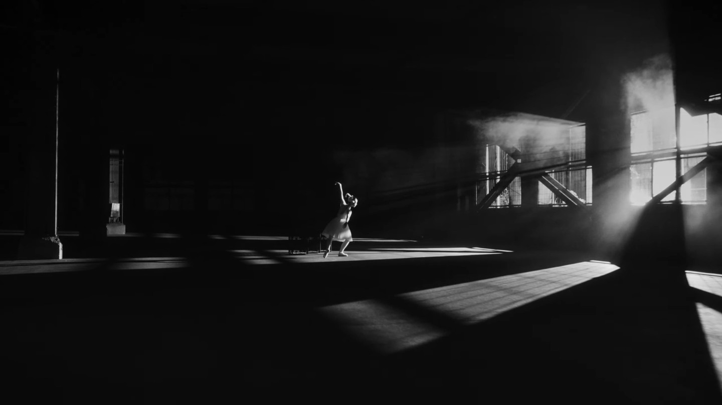 Aimer 23rd Single「白色蜉蝣」Music Video — 3