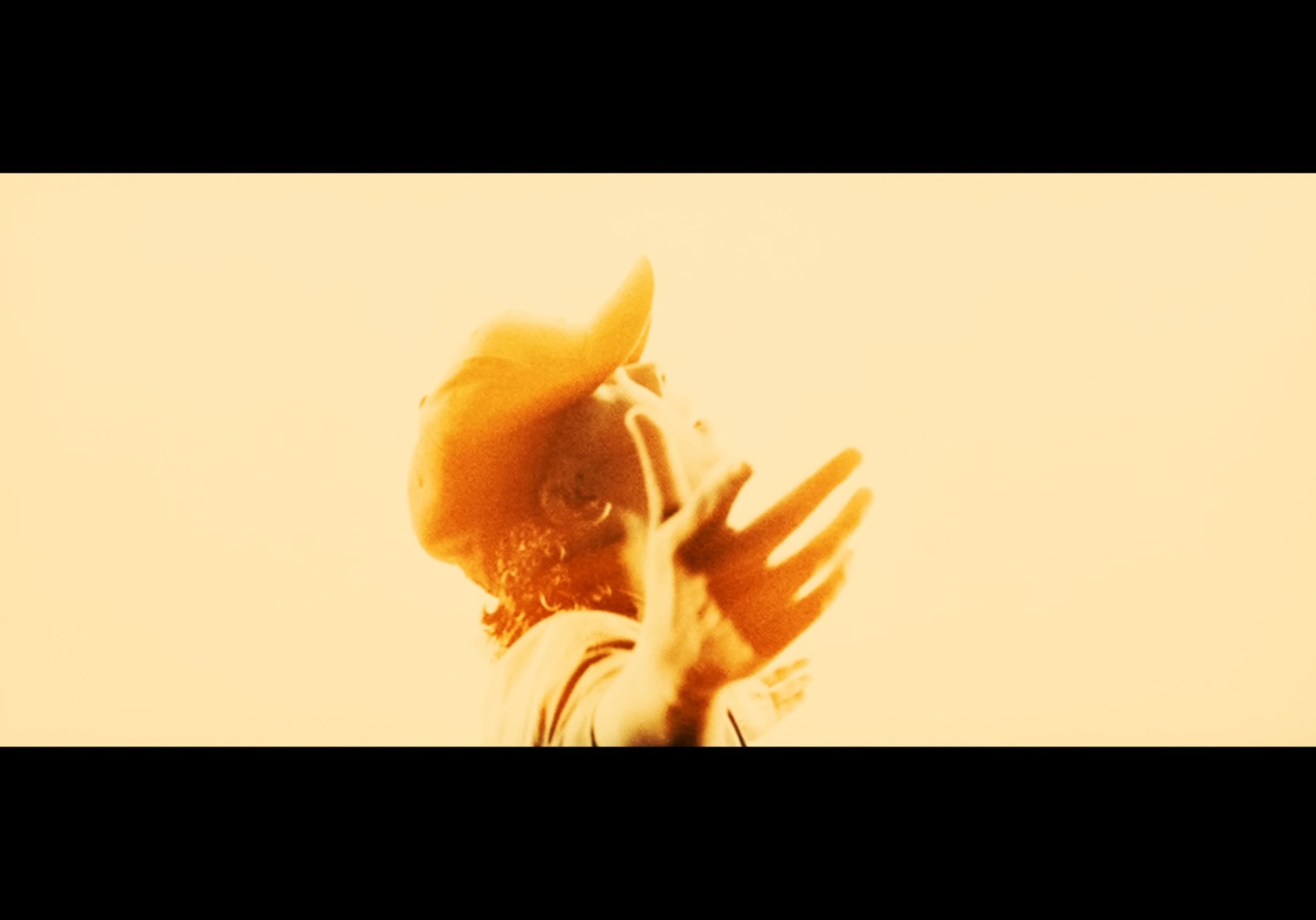 GADORO「心音」Music video — 5